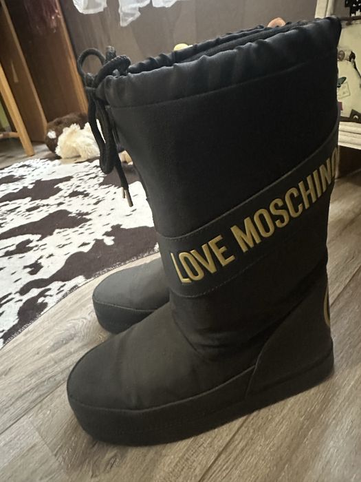 Ботуши Love Moshino !