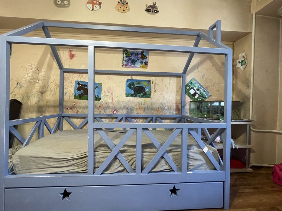 Кровать домик детская