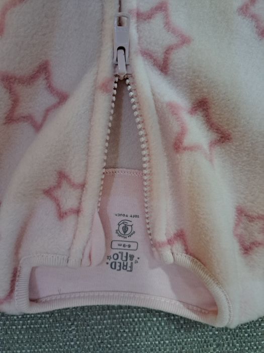 Намален Нов ромпър от пухкав полар 6-9 мес.