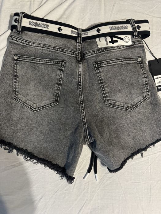 Намаление:Dsquared2-Оригинални чисто нови дамски къси дънки M размер