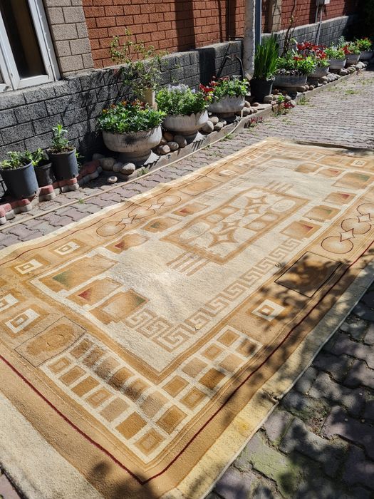 Ковёр 2×4 в отличном состоянии.