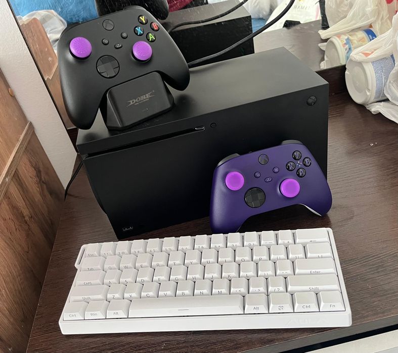 Xbox Series X 1TB + 2 Геймпада + Макс. комплект