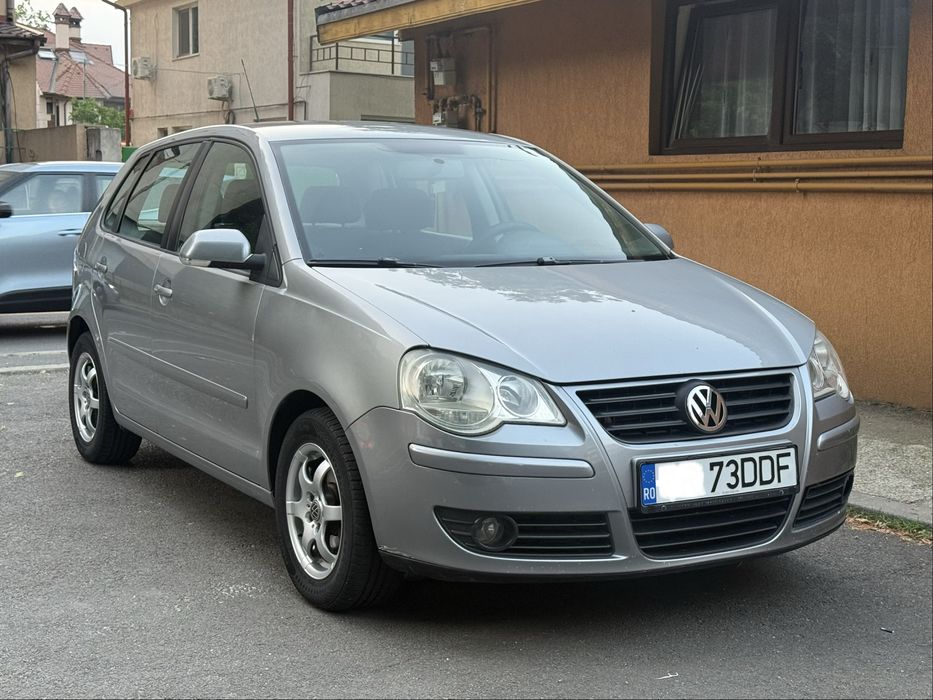 VOLKSWAGEN Polo