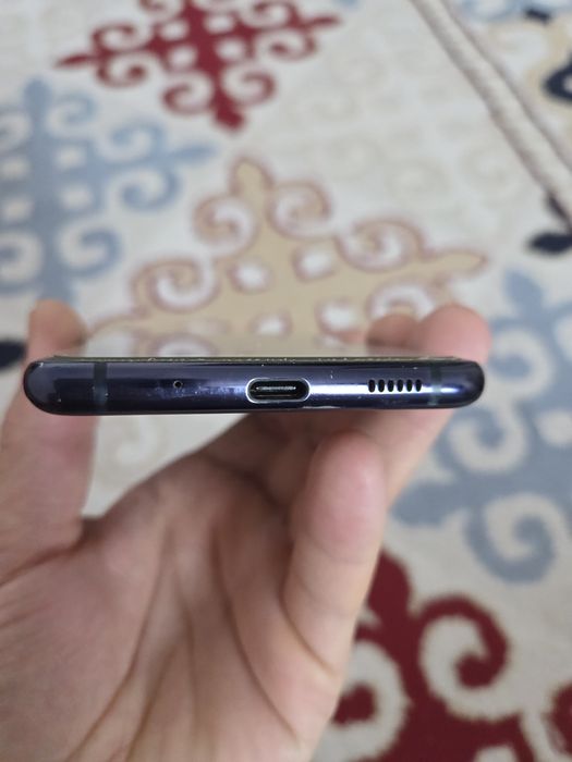 Продам Самсунг S20 fe.6/128.