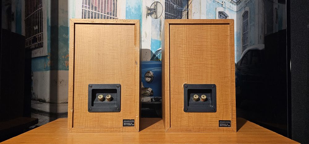 Boxe audio Hitachi  AX M 140 - monitoare pasive - boxe de raft 8 ohm