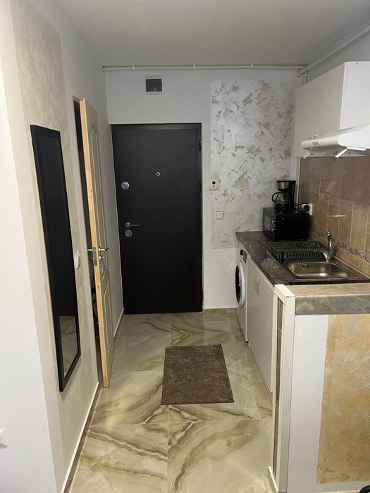 Ofer spre închiriere garsoniera