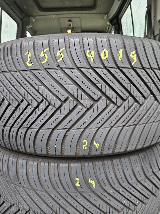 Гуми 255/40/19 Всесезонни