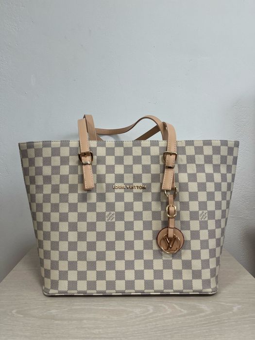 Geantă Louis Vuitton