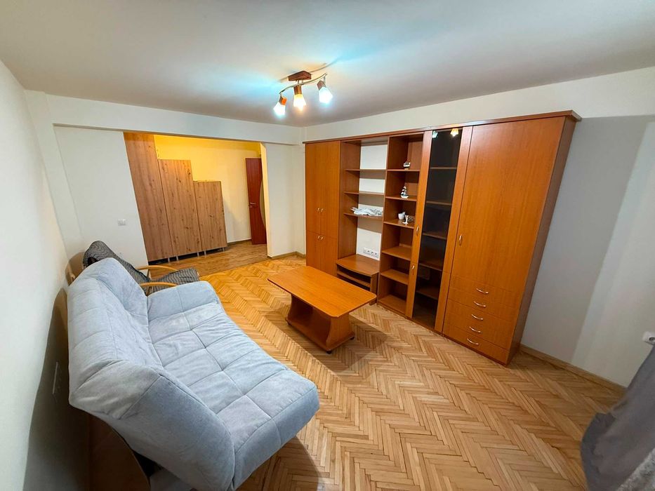 Închiriez apartament cu 3 camere Alba Iulia