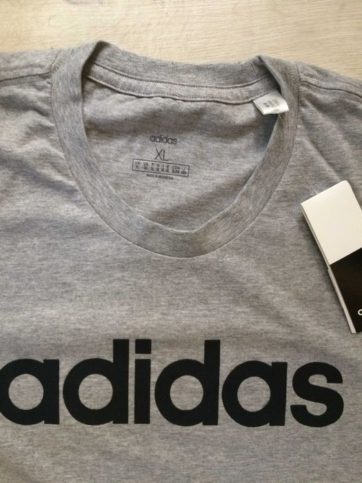 Мъжка тениска Adidas XL размер.