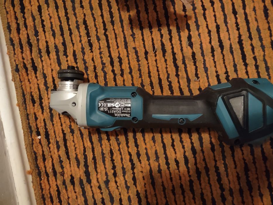 Proiector  Makita