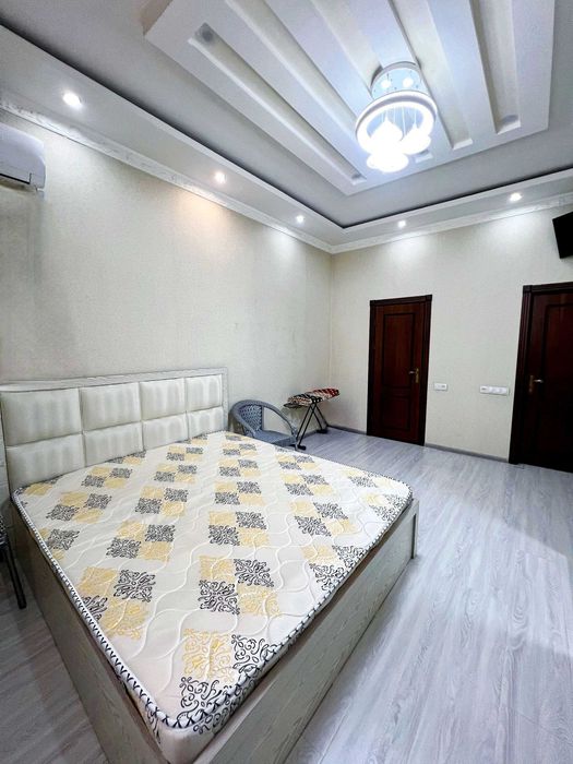 Ижарага 2х хонали Кунлик квартиралар бор Вокзал томонда (Партъезд)