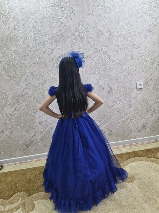 продам платья на девочку