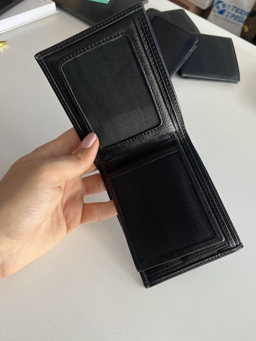 Портфейли от естествена кожа