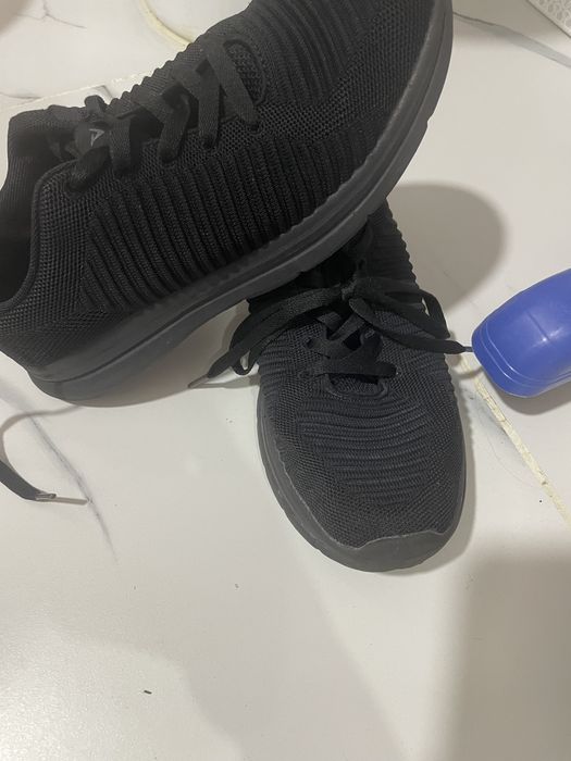 Продаю красовку черный