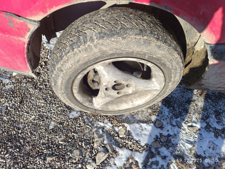 Продам Зимние шины на Пассат Б4