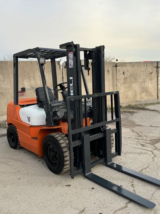 Вилочный погрузчик кара автокара