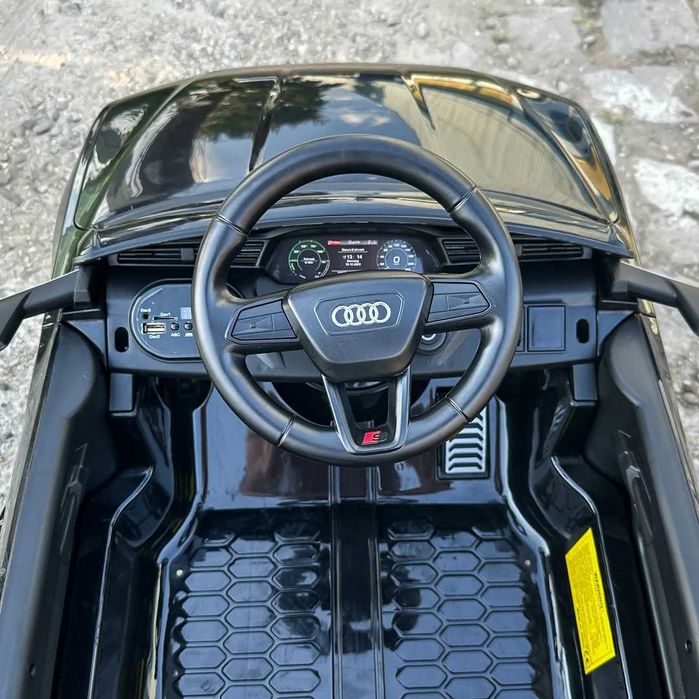 Masinuta electrica pentru copii, cu licenta Audi SQ8 70W 12V