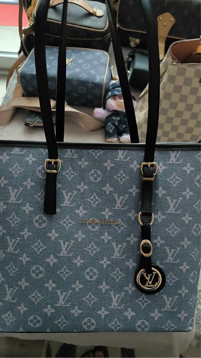 Louis Vuitton чанта лукс!
