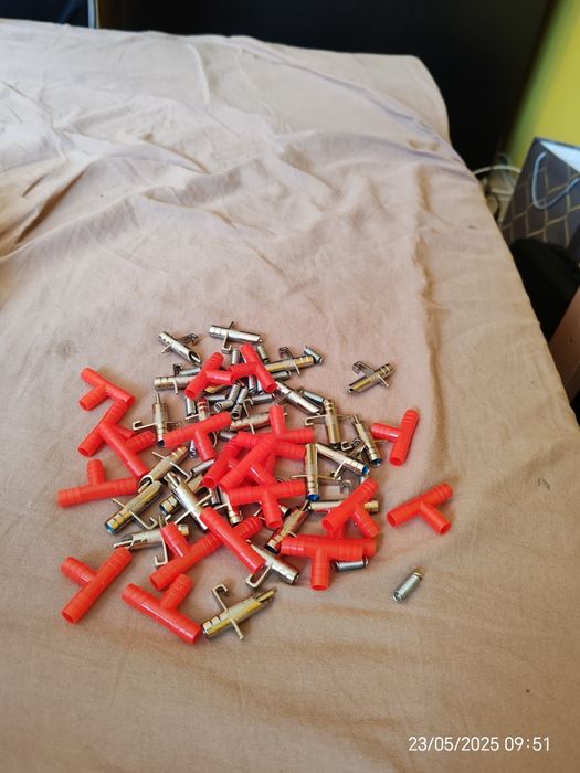 Поилки за всякакви видове птици