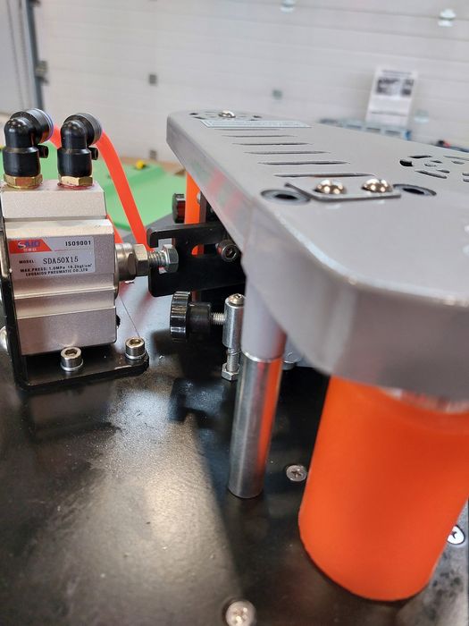 Кромкооблицовочный станок с автоматической обрезкой кромки Practic