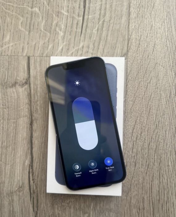 iPhone 13 128Gb с гарантией