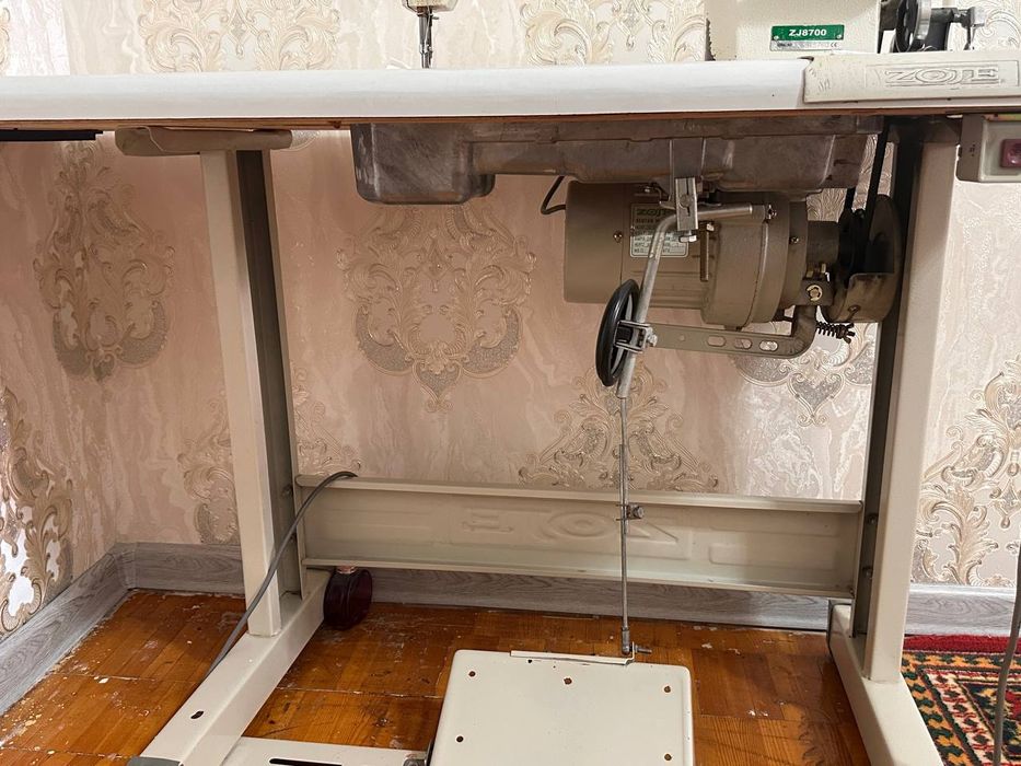 Швейная машина Zoje