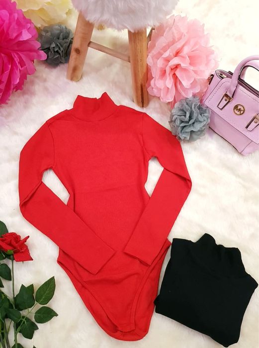 Червено боди поло рипс