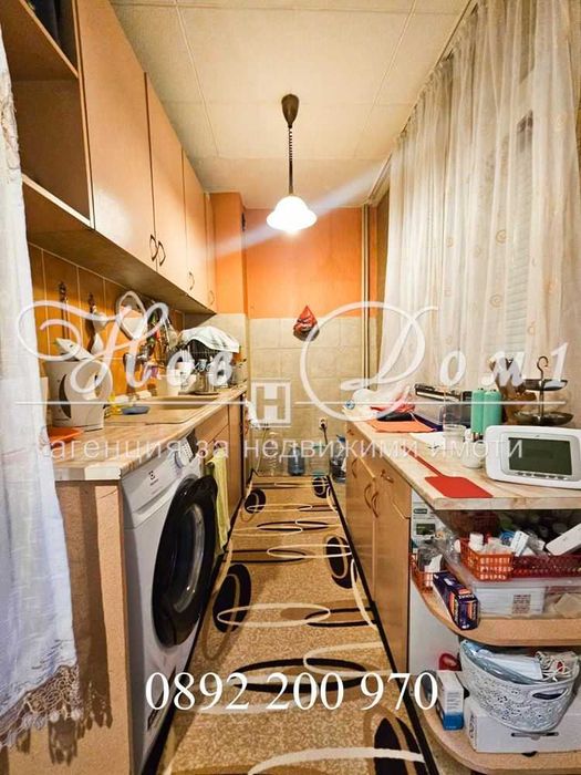 3-стаен/ Изток/ Просторни стаи/ Среден етаж