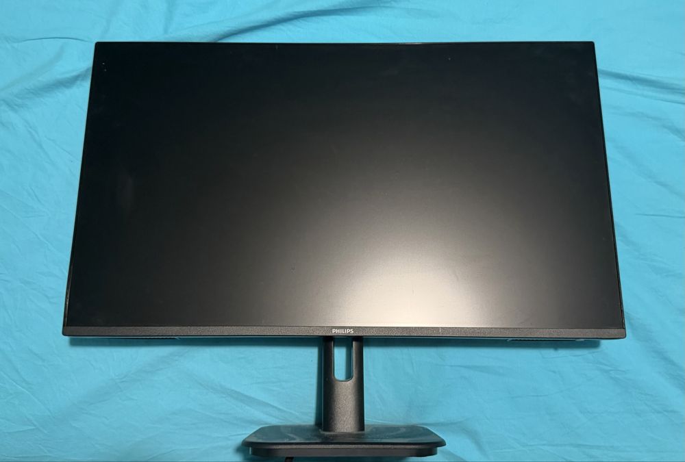 100hz запазен монитор