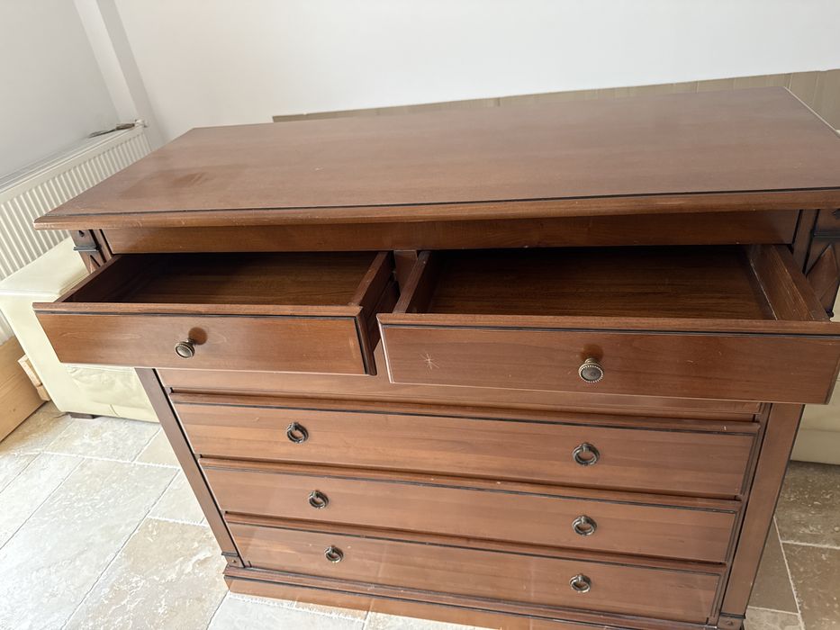 Vand comoda din lemn masiv