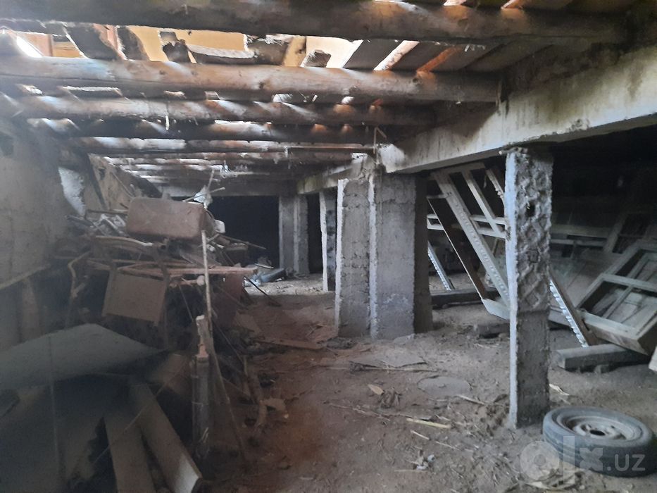 Uchaska yeri bilan sotiladi