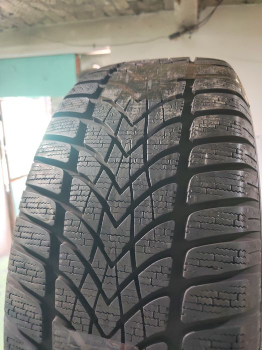 4 бр зимни 225/50/17 Dunlop 22г