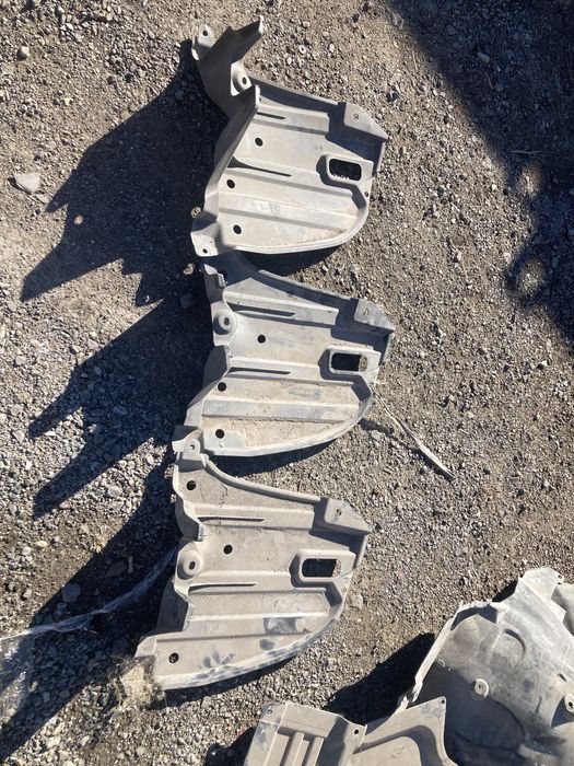 Защита заднего бампера левая Тойота Авенсис / Toyota Avensis