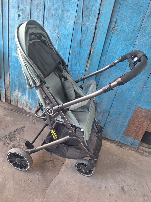 Продам коляску прогулочную