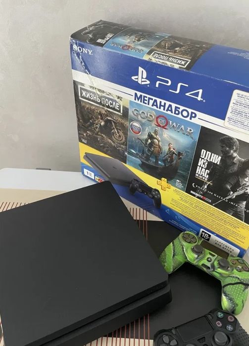 Продам пс4  про 1 т и 1000г + 4игры 2 джостик  в отличном состоянии