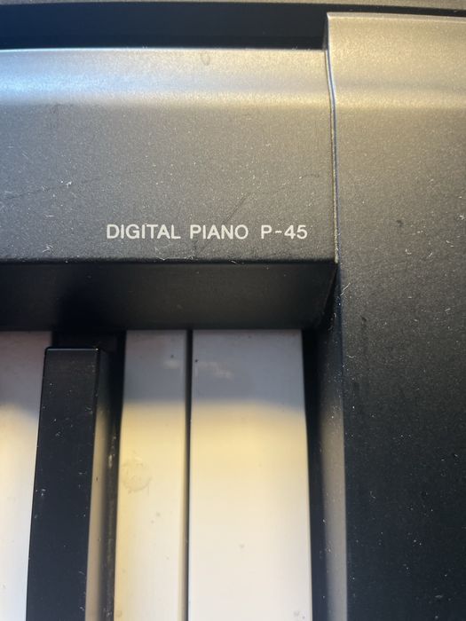 Синтезатор YAMAHA P-45 в нерабочем состоянии