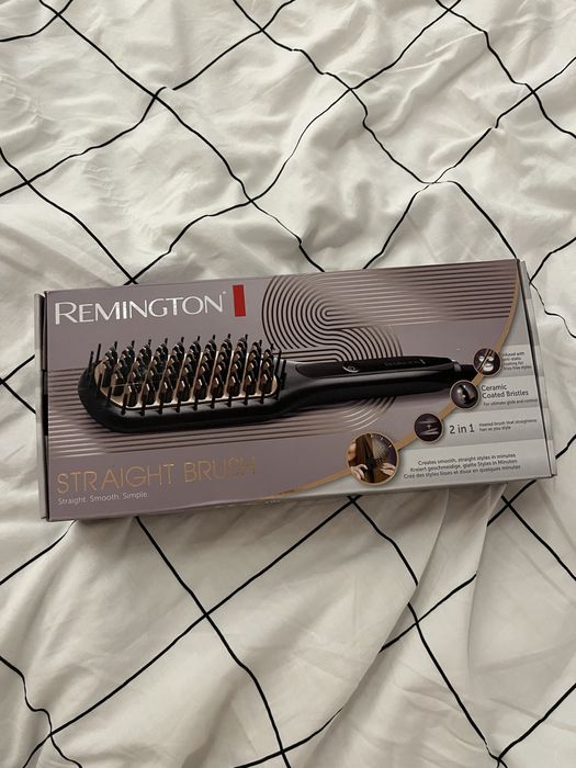Четка за изправяне на коса Remington CB7400 Straight Brush
