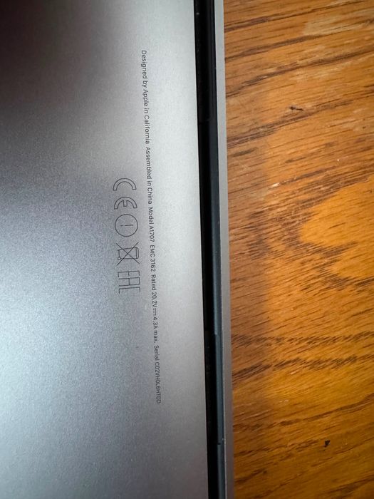Laptop MacBook Pro 2017 15’,i7,256gb,touchbar