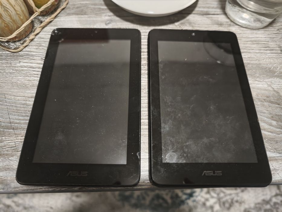 Планшеты на запчасти 2 шт. Asus.