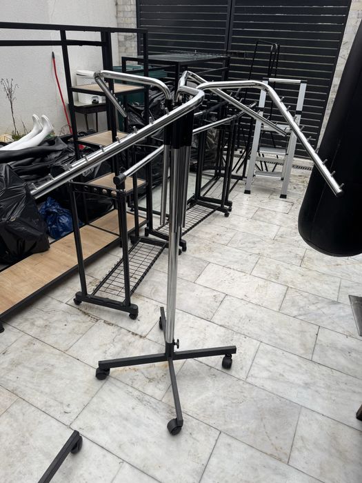 Vând mobilier magazin haine metalic + manechin +stender