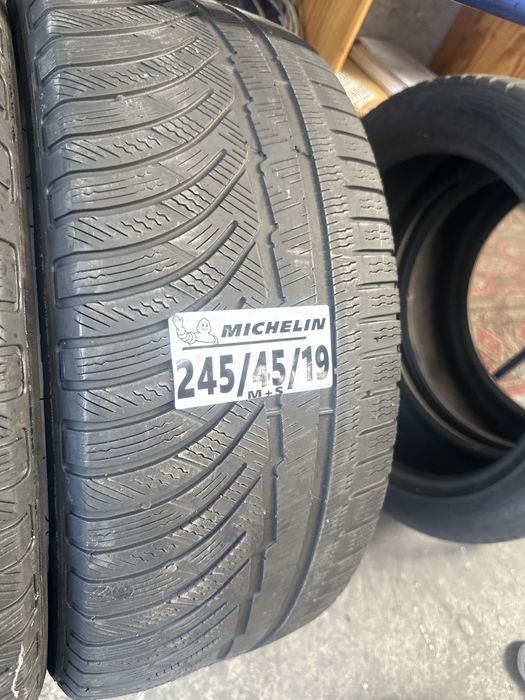 245/45/19 Michelin M+S
