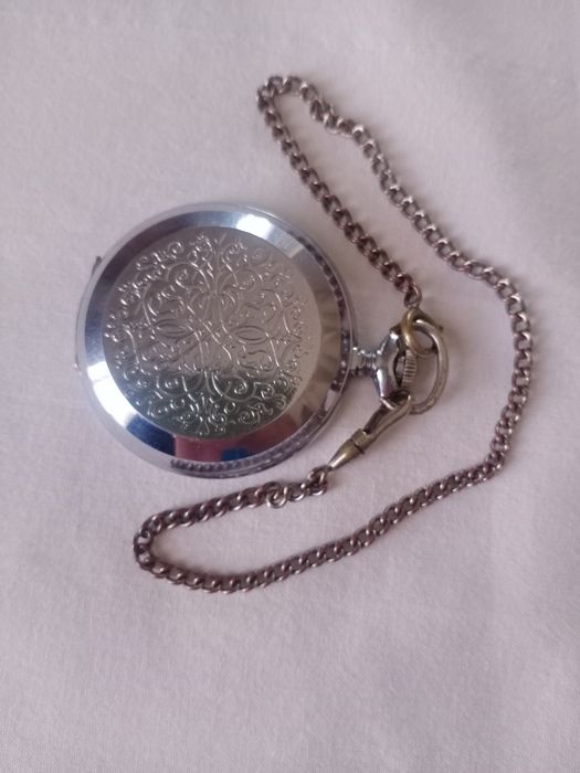 Часы механические "Молния"СССР, электронные карманные с крышками