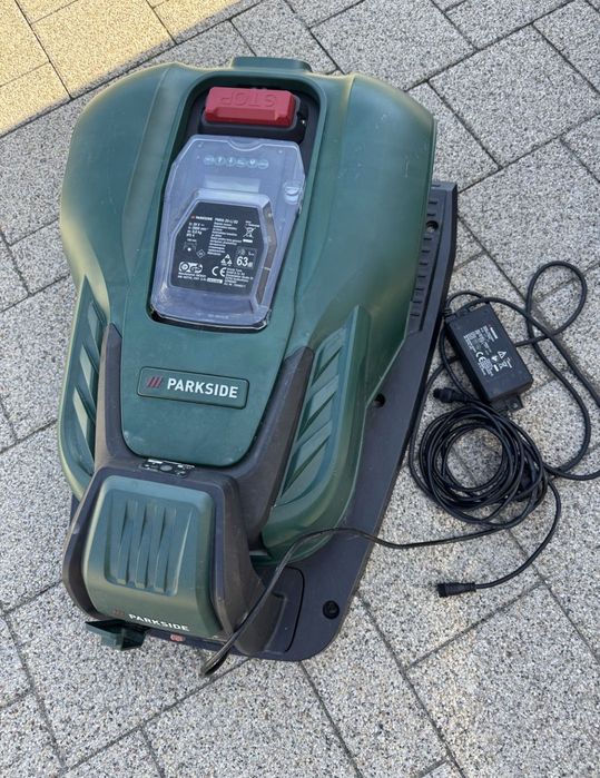 Robot tuns gazon