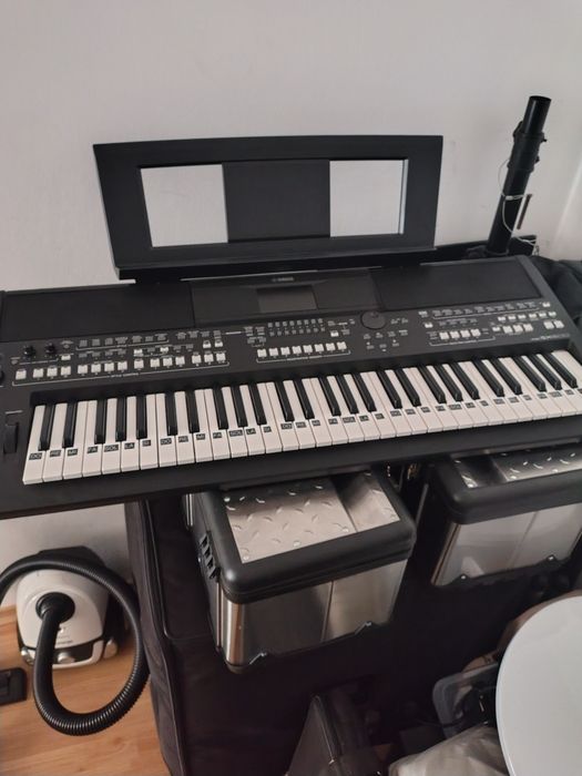 Orga Yamaha psr-sx600 noua