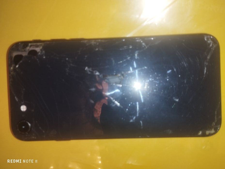 Айфон se 2 поколения