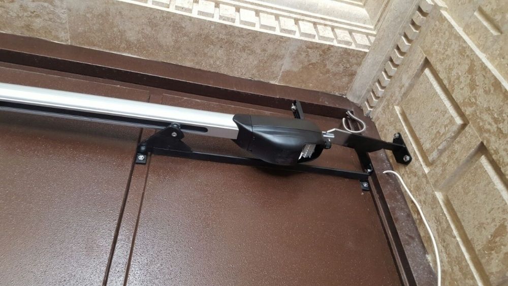 Автоматика для Ворот.2суток без света,сигнальная лампа,3 пульта.