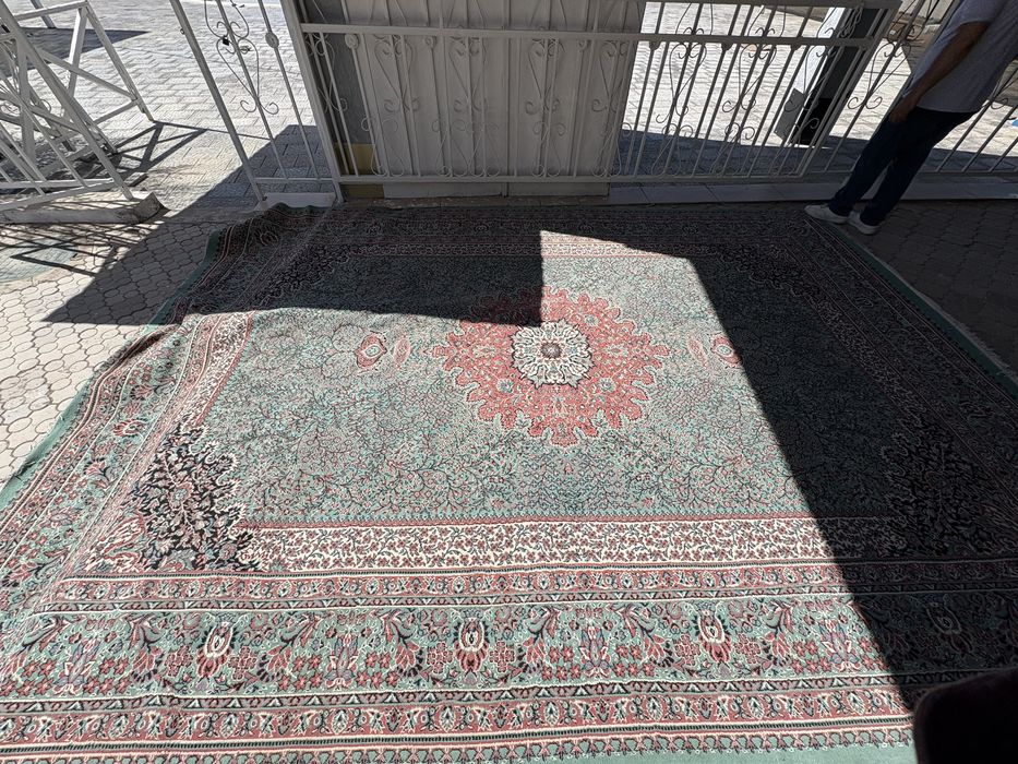 Продаем ковер. Размеры: 340/486