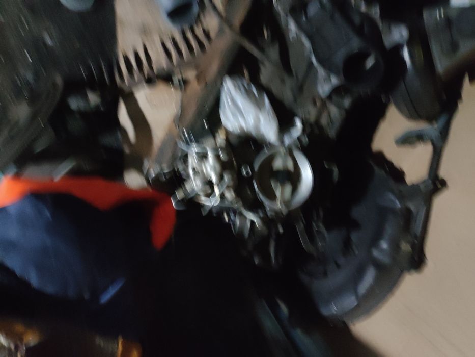 Продам запчасти на мерс 190