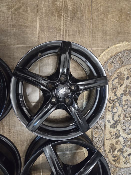 Jante Alutec Germania. 5x114,3 r16 ,bonus valve metalice negre.